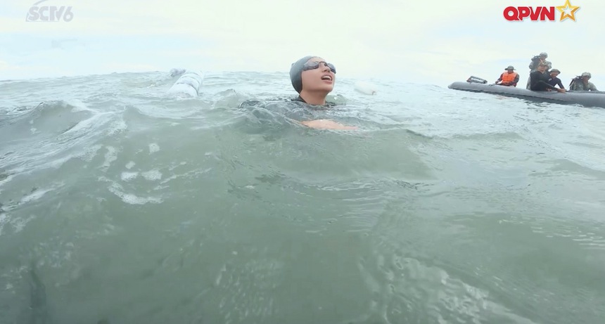 Trang Hý thông báo tình trạng hôn nhân "bế tắc", mừng rỡ tìm được chiến sĩ hợp tuổi ở 'Sao nhập ngũ' - Ảnh 1.