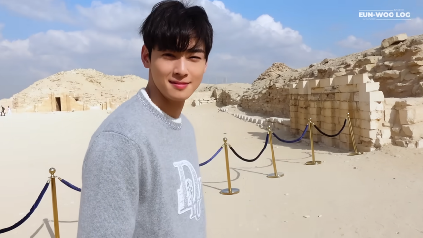 Cha Eun Woo khoe visual mê hoặc ở Ai Cập - Ảnh 2.