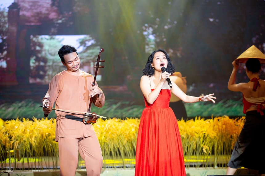 Chương trình nghệ thuật Màu thời gian với chủ đề 'Ngọn Chung Linh' - Ảnh 5.