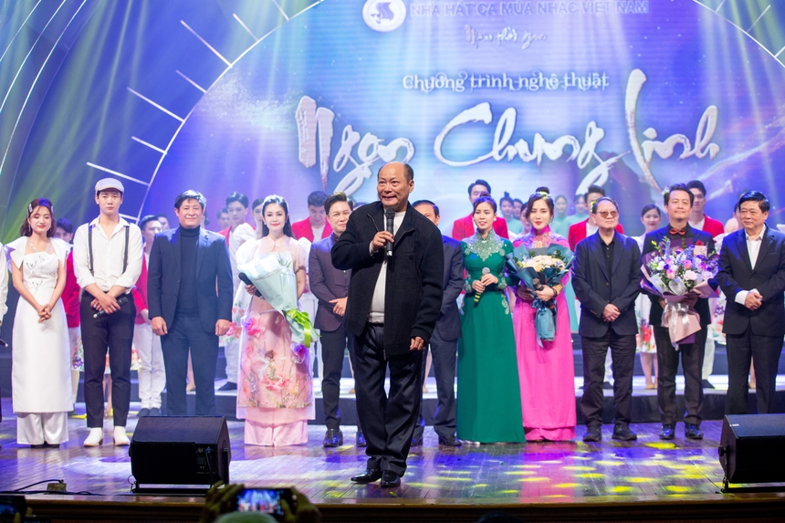 Chương trình nghệ thuật Màu thời gian với chủ đề 'Ngọn Chung Linh' - Ảnh 1.