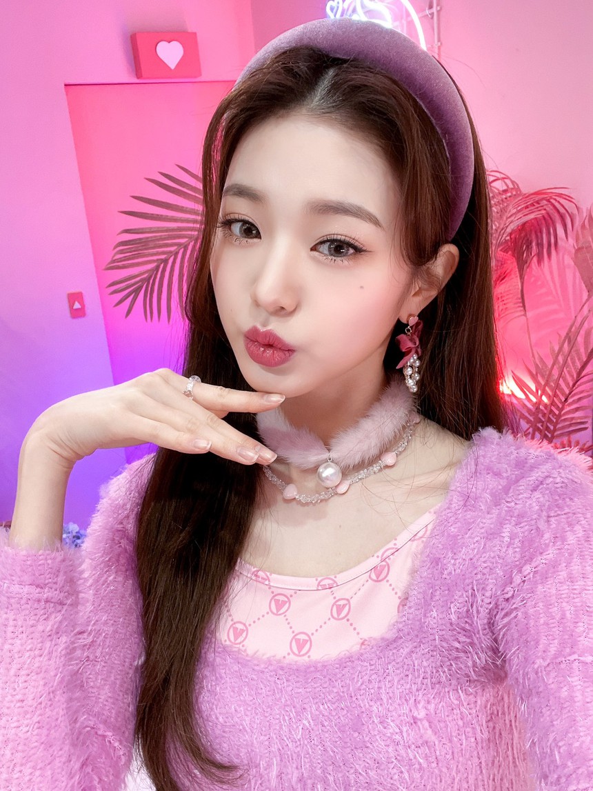 Jang Wonyoung (IVE) thôi làm MC Music Bank, cư dân mạng: "Có nhiều thời gian hơn để tập hát, nhảy rồi đó!" - Ảnh 4.