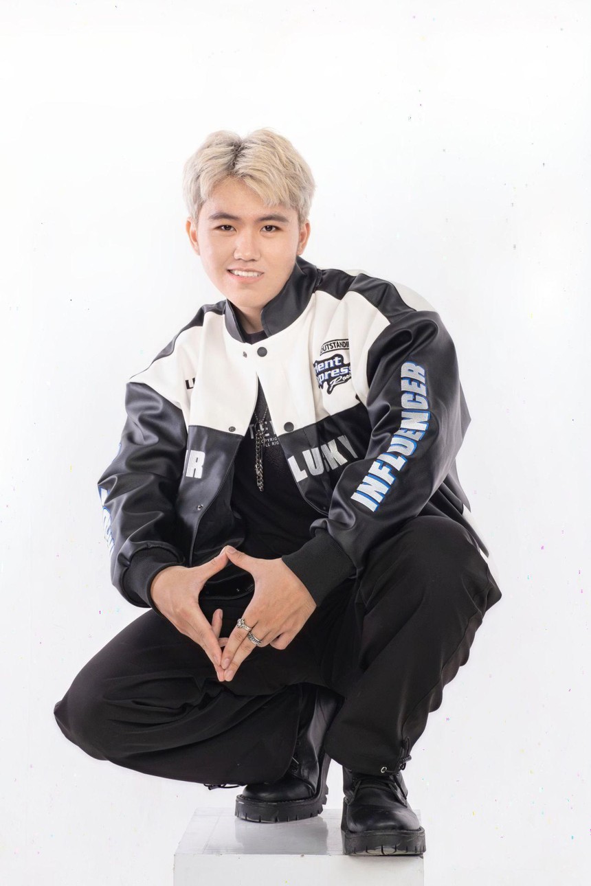 Hot TikToker 21 tuổi gây ấn tượng khi bán hơn 2000 chiếc áo chưa đầy 1 phút trong 24h Live Phiên Chợ Cuối - Ảnh 3. Hot TikToker 21 tuổi gây ấn tượng khi bán hơn 2000 chiếc áo chưa đầy 1 phút trong 24h Live Phiên Chợ Cuối - Ảnh 3.