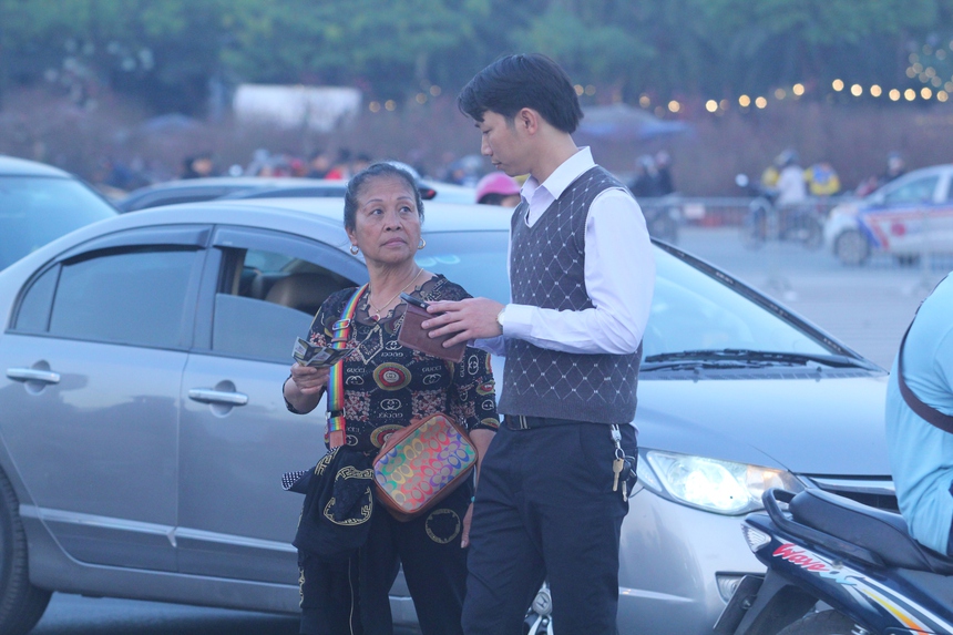 Vé chung kết AFF Cup 2022 Việt Nam vs Thái Lan hạ nhiệt sát giờ - Ảnh 2. Vé chung kết AFF Cup 2022 Việt Nam vs Thái Lan hạ nhiệt sát giờ - Ảnh 2.