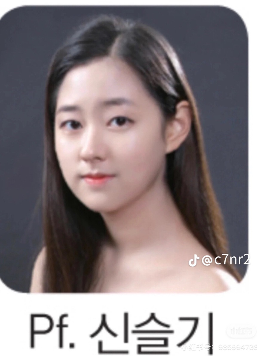 Lộ ảnh trước thẩm mỹ của Hoa hậu hot nhất 'Địa ngục độc thân 2', nhan sắc quá khác hiện tại! - Ảnh 3. Lộ ảnh trước thẩm mỹ của Hoa hậu hot nhất 'Địa ngục độc thân 2', nhan sắc quá khác hiện tại! - Ảnh 3.