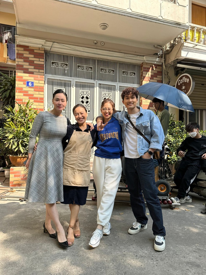 Lộ diện "bạn gái mới" của Mạnh Trường sau Phương Oanh - Ảnh 3.