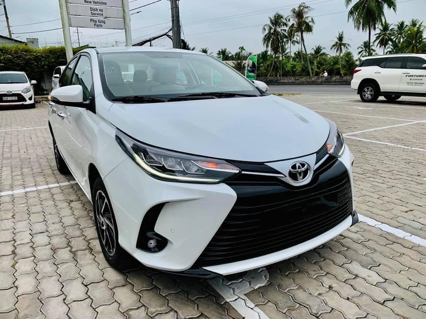 Rộ hình ảnh Toyota Vios 2023 ở Việt Nam: Thiết kế độc lạ, đuôi xe tiết lộ điều bất ngờ - Ảnh 4. Rộ hình ảnh Toyota Vios 2023 ở Việt Nam: Thiết kế độc lạ, đuôi xe tiết lộ điều bất ngờ - Ảnh 4.