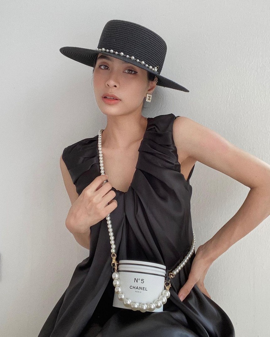 Hội dâu hào môn tưng bừng đón Tết: Người bày tiệc sang chảnh, người mạnh tay sắm sanh - Ảnh 3.