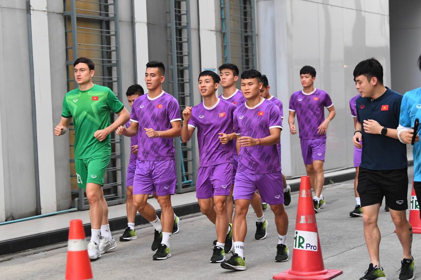 Tiến Linh tình cảm với Hải Quế, HLV Park Hang-seo dặn riêng Tiến Dũng khi tập ở Thái Lan - Ảnh 3. Tiến Linh tình cảm với Hải Quế, HLV Park Hang-seo dặn riêng Tiến Dũng khi tập ở Thái Lan - Ảnh 3.