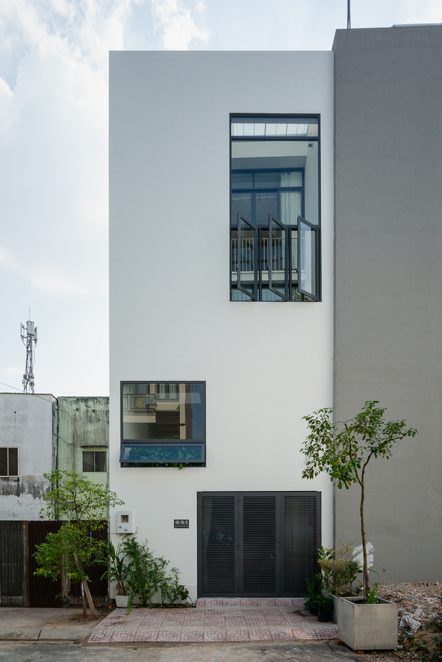 Đưa sân vườn, ban công "gói gọn" vào trong căn nhà 50m2 - Ảnh 1.