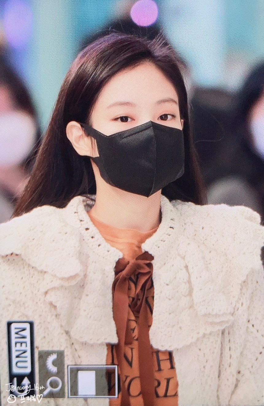 (Tin CN) Sốc với nhan sắc 'lão hóa ngược' của Jennie Blackpink - Ảnh 3.