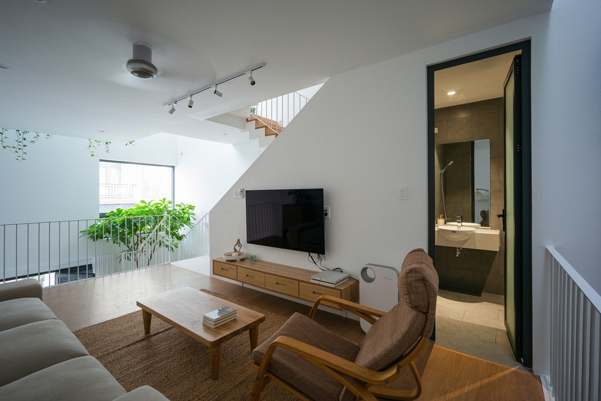 Đưa sân vườn, ban công "gói gọn" vào trong căn nhà 50m2 - Ảnh 8.