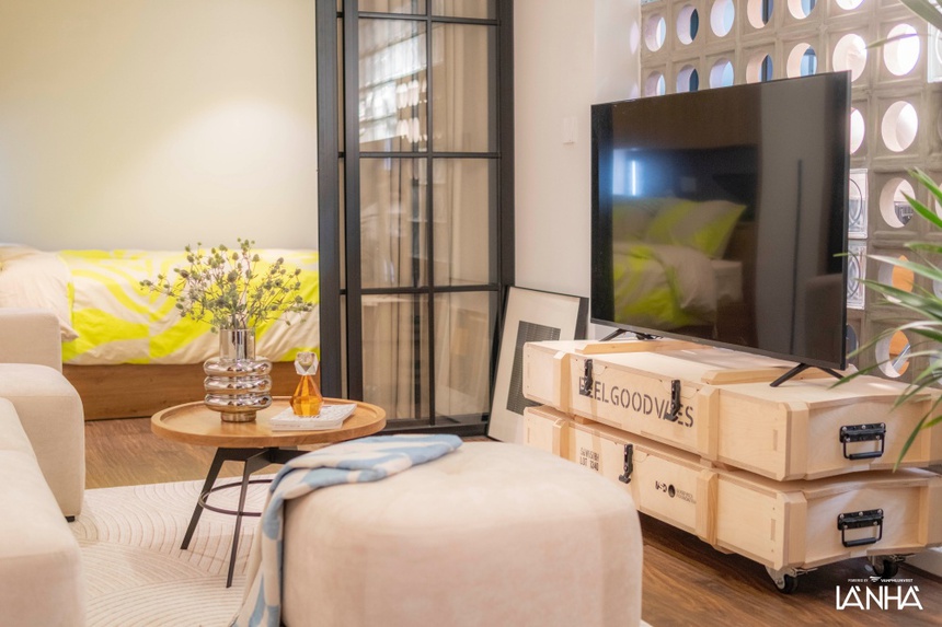 Tập 6 'Là Nhà': Cặp đôi yêu nhau 15 năm chưa cưới vỡ òa khi nhận tổ ấm mới, nói lời xúc động về tình yêu - Ảnh 9. Tập 6 'Là Nhà': Cặp đôi yêu nhau 15 năm chưa cưới vỡ òa khi nhận tổ ấm mới, nói lời xúc động về tình yêu - Ảnh 9.