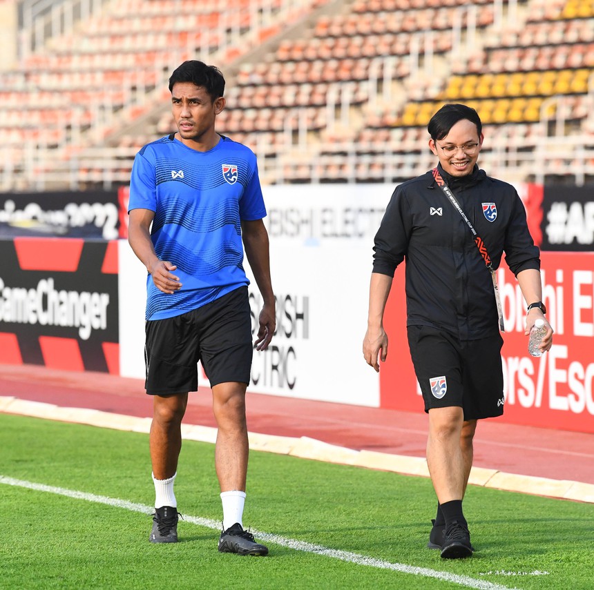 Chân sút chủ lực của tuyển Thái Lan tập riêng, khó thi đấu trận gặp ĐT Việt Nam - Ảnh 1.