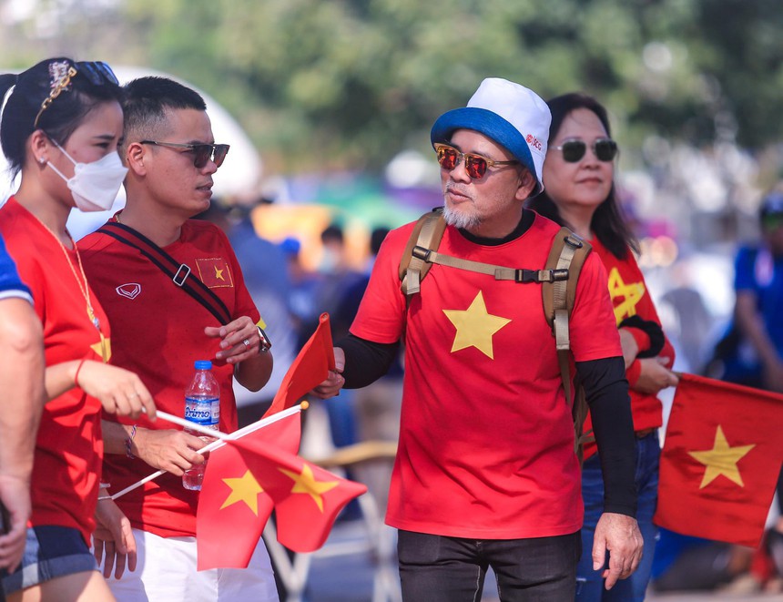 Thái Lan triển khai lực lượng an ninh hùng hậu trước giờ đấu ĐT Việt Nam - Ảnh 10.