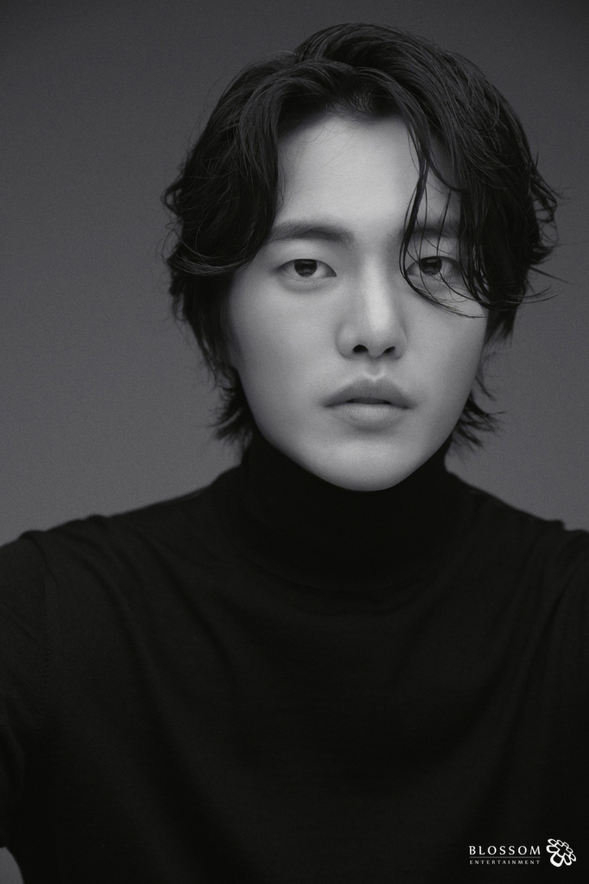 "Gã tay sai” cướp nụ hôn đầu của Song Hye Kyo trong The Glory: Sinh viên trường ĐH hàng đầu, ngoại hình khen giống Kim Woo Bin - Ảnh 2. "Gã tay sai” cướp nụ hôn đầu của Song Hye Kyo trong The Glory: Sinh viên trường ĐH hàng đầu, ngoại hình khen giống Kim Woo Bin - Ảnh 2.