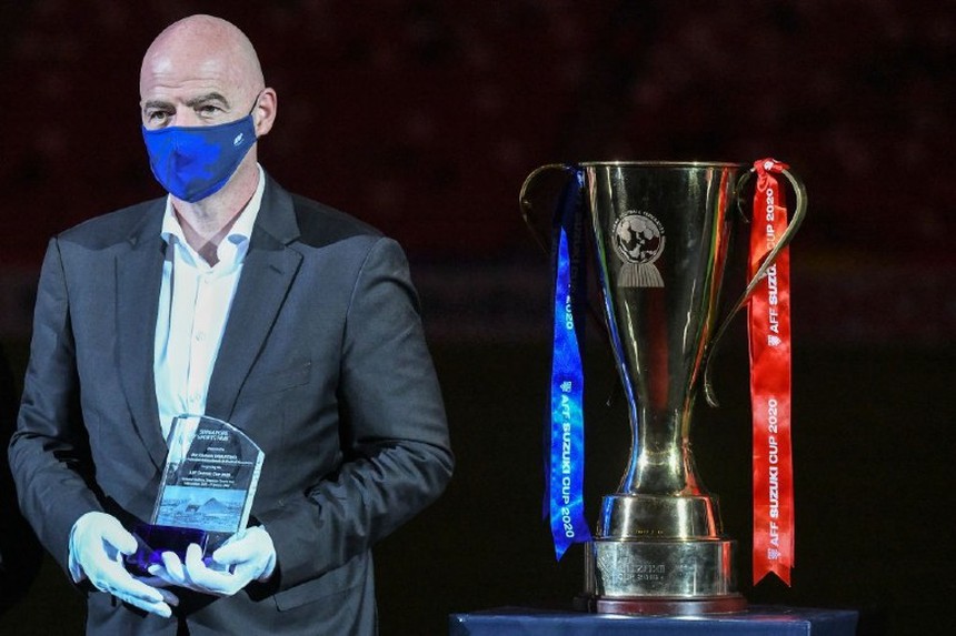 Video AFF Cup 16/1: Chủ tịch FIFA trao cúp vô địch AFF Cup 2022 - Ảnh 2.