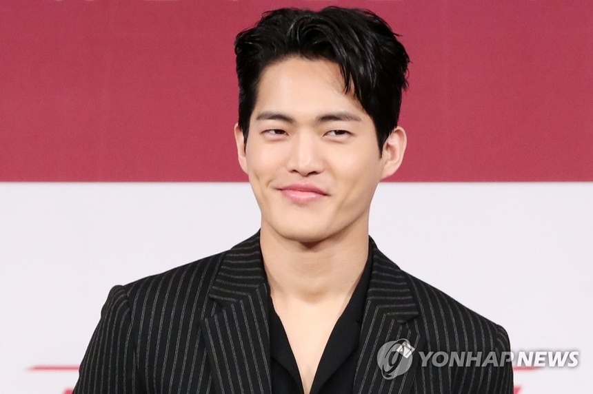 "Gã tay sai” cướp nụ hôn đầu của Song Hye Kyo trong The Glory: Sinh viên trường ĐH hàng đầu, ngoại hình khen giống Kim Woo Bin - Ảnh 3. "Gã tay sai” cướp nụ hôn đầu của Song Hye Kyo trong The Glory: Sinh viên trường ĐH hàng đầu, ngoại hình khen giống Kim Woo Bin - Ảnh 3.