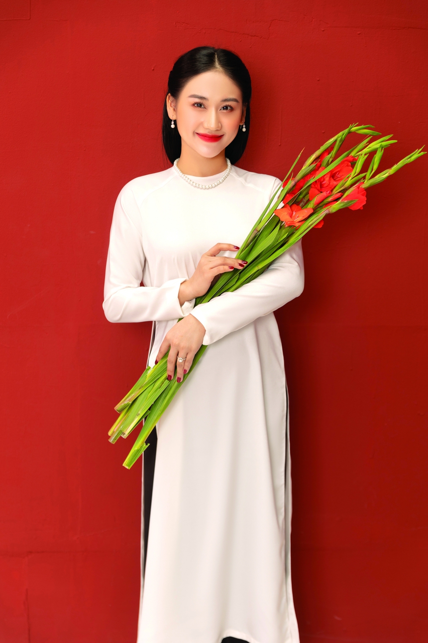 Quán quân Sao Mai Minh Ngọc: Năm 2023 sẽ cất cánh bay cùng âm nhạc - Ảnh 1.