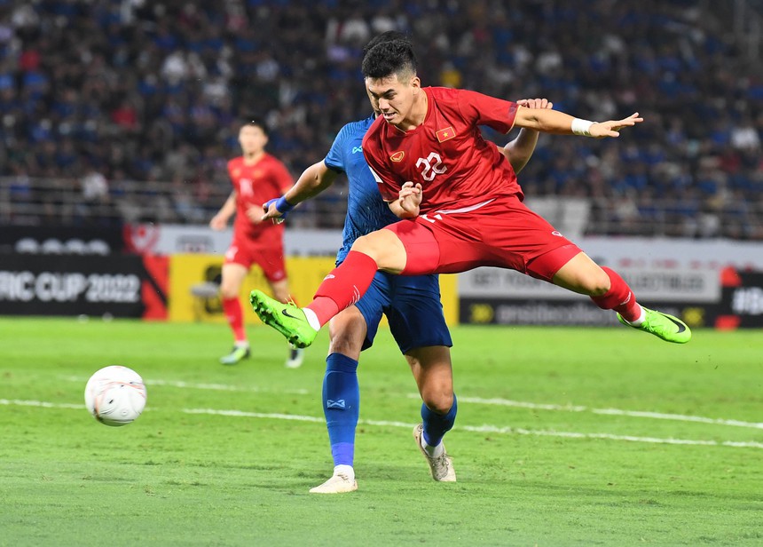 Đưa Thành Chung lên đá tiền đạo, ĐT Việt Nam vẫn bế tắc không thể ghi bàn vào lưới Thái Lan - Ảnh 3.