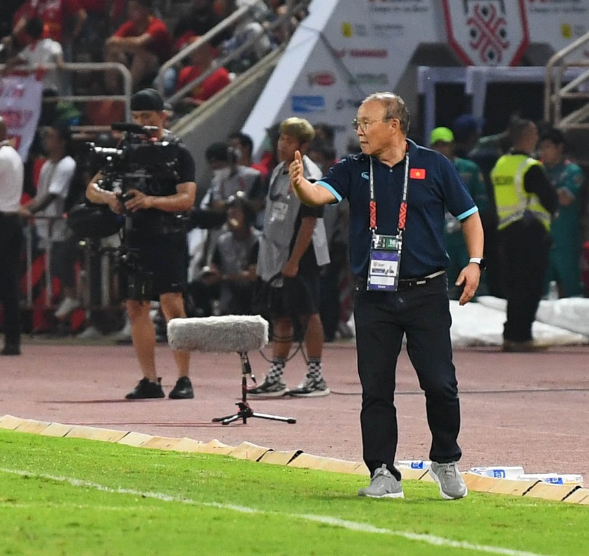 HLV Park Hang-seo "gắt" trọng tài đến những giây phút cuối cùng dẫn dắt ĐT Việt Nam - Ảnh 6.