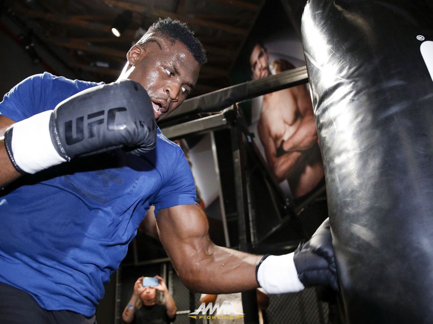 Rời UFC, nhà cựu vô địch Francis Ngannou nắm trong tay hàng loạt bến đỗ hấp dẫn - Ảnh 2.