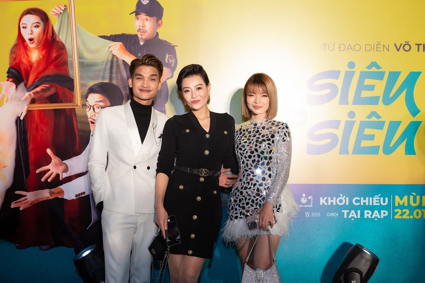 Mạc Văn Khoa ngượng ngùng, nép mình sau lưng Anh Tú - Ảnh 5. Mạc Văn Khoa ngượng ngùng, nép mình sau lưng Anh Tú - Ảnh 5.