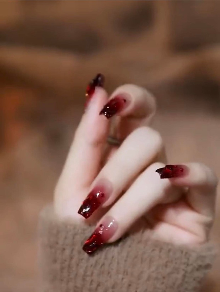 Chi 890k để đu trend nail hot trên TikTok, cô bạn ê chề khi nhận về bộ móng thạch cao - Ảnh 2.