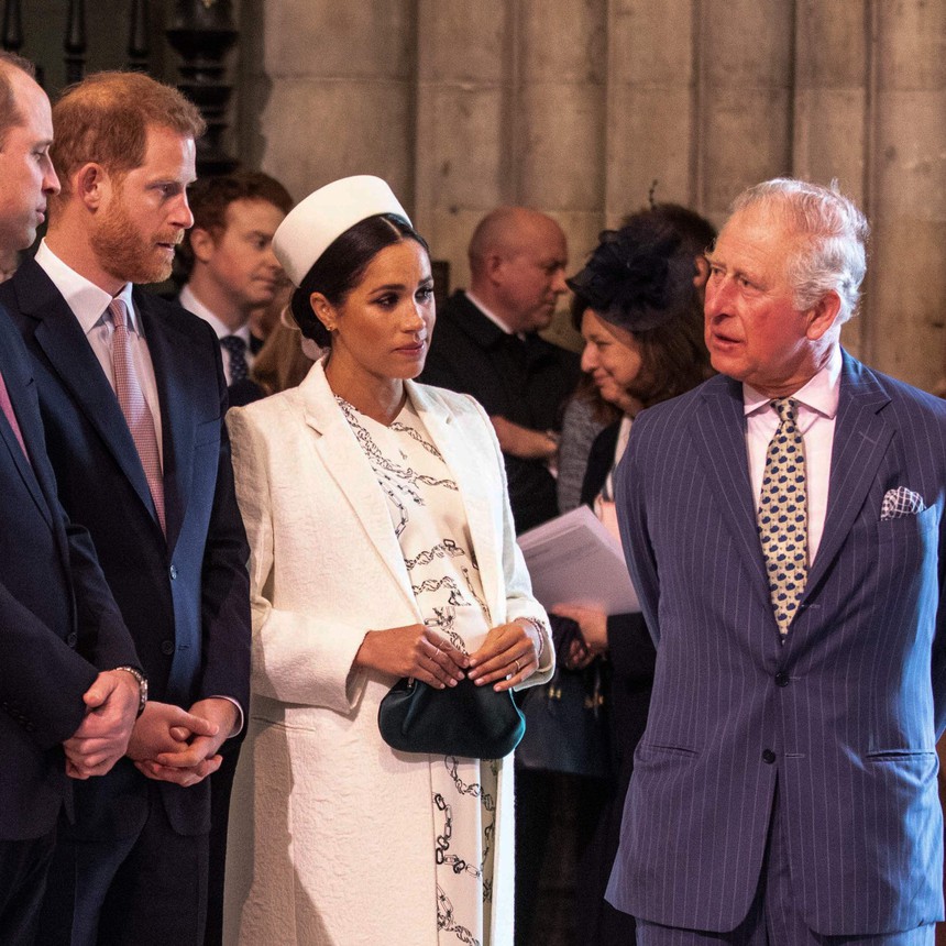Vua Charles có ý định dùng hơn 1.000 tỷ để yêu cầu Meghan Markle ly hôn nhằm “cứu vớt cuộc đời con trai” - Ảnh 1. Vua Charles có ý định dùng hơn 1.000 tỷ để yêu cầu Meghan Markle ly hôn nhằm “cứu vớt cuộc đời con trai” - Ảnh 1.