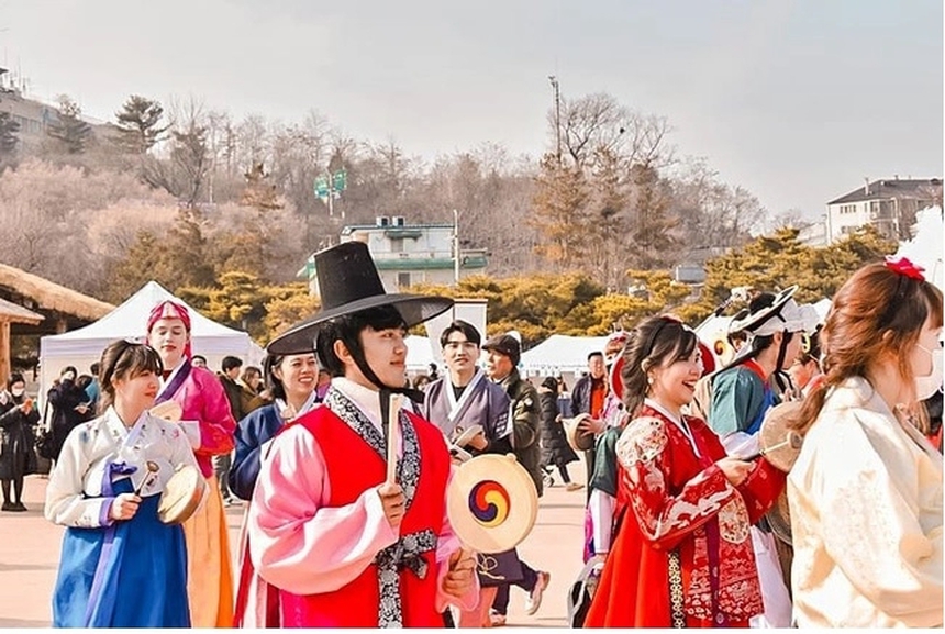 Phong tục đón Tết của các nước trên thế giới - Ảnh 2.