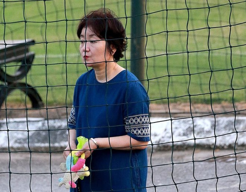 Nghe thầy Park Hang Seo kể về bóng hồng thầm lặng trong cuộc đời mình: Từ người lái xe đưa ông đi đàm phán hợp đồng với VFF đến phút lặng lẽ dõi theo đội tuyển ở trận đấu cuối cùng - Ảnh 3.