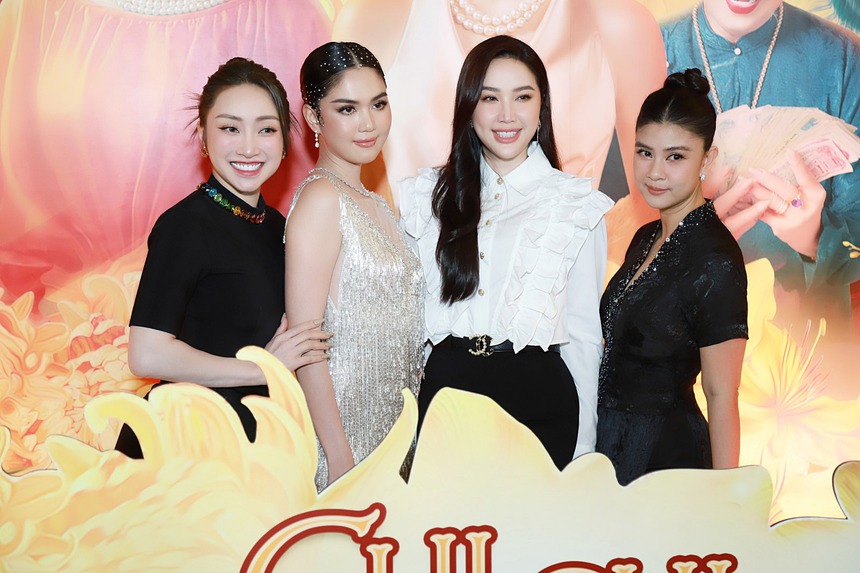 Sao Việt cùng dàn Hoa - Á hậu cùng đến xem "cuộc chiến" của cặp chị em Minh Hằng - Ngọc Trinh - Ảnh 26.