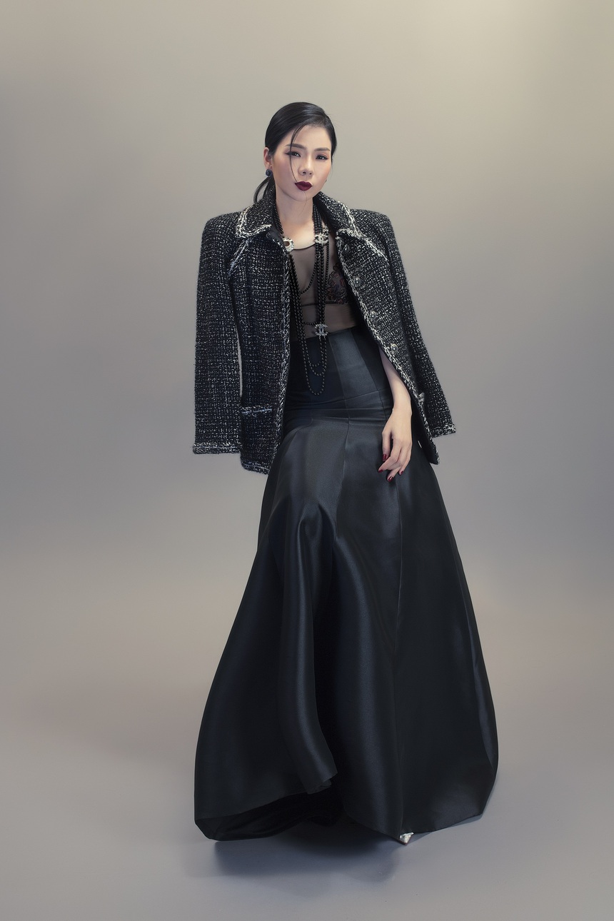 Lệ Quyên làm việc hết tốc lực cả năm, dành Giao thừa thiêng liêng bên người thân - Ảnh 3.