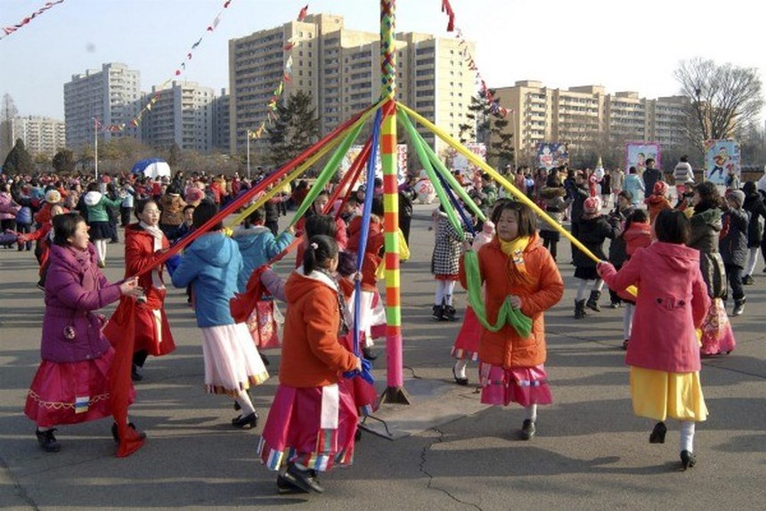 Phong tục đón Tết của các nước trên thế giới - Ảnh 3.