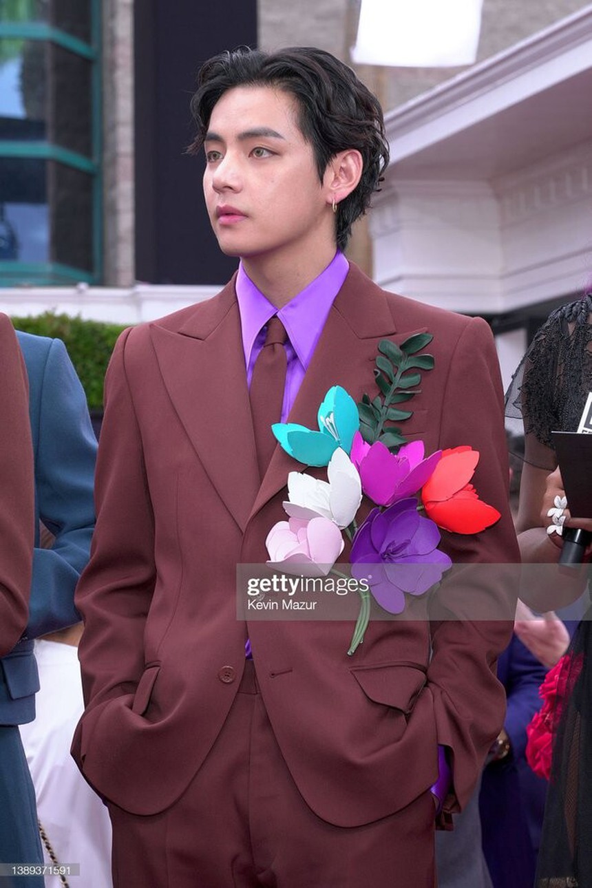 Nhan sắc BTS và loạt nam idol ra sao trước 'ống kính tử thần'? - Ảnh 2.