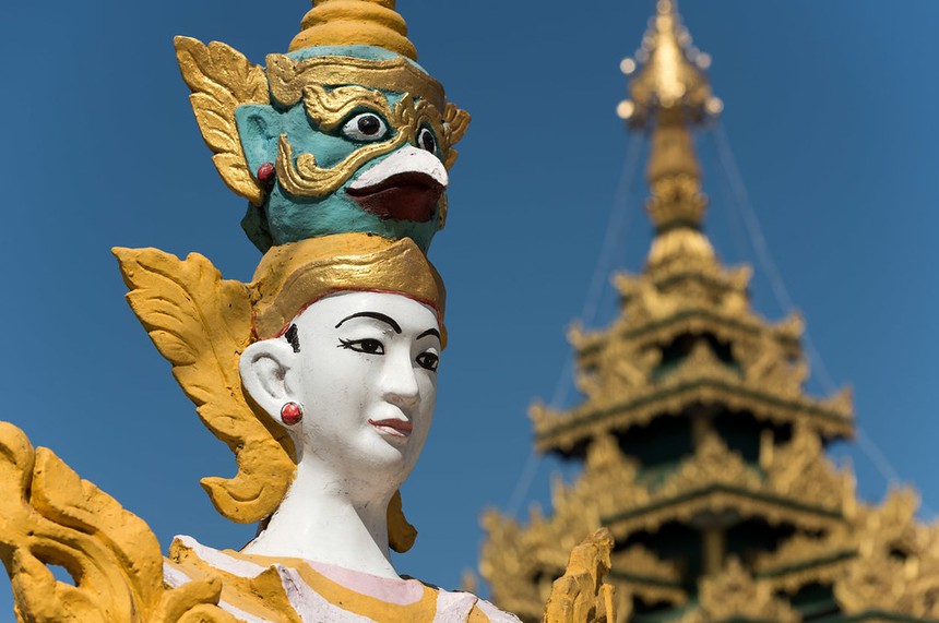 Nghi lễ cầu may ở các quốc gia châu Á: Tránh gội đầu vào mùng một để không rửa trôi tài lộc, đổ sữa về hướng Đông để cầu bình an - Ảnh 1.