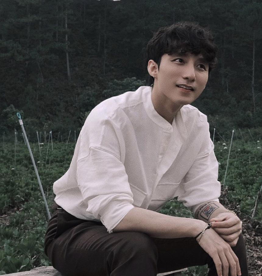 Động thái đầu tiên của Sơn Tùng sau hình ảnh chở Hải Tú trên chiếc G63 - Ảnh 2.