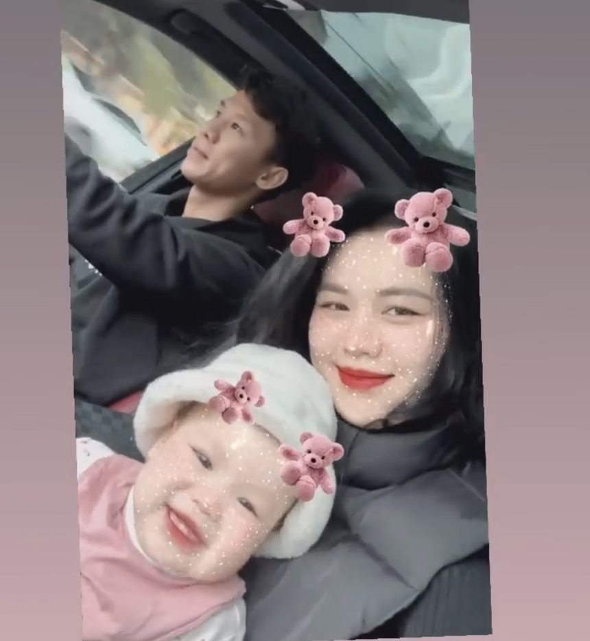 Quế Ngọc Hải về nhà giúp vợ bế con, Việt Anh đưa Thanh Bình đi đảo ngói - Ảnh 2. Quế Ngọc Hải về nhà giúp vợ bế con, Việt Anh đưa Thanh Bình đi đảo ngói - Ảnh 2.