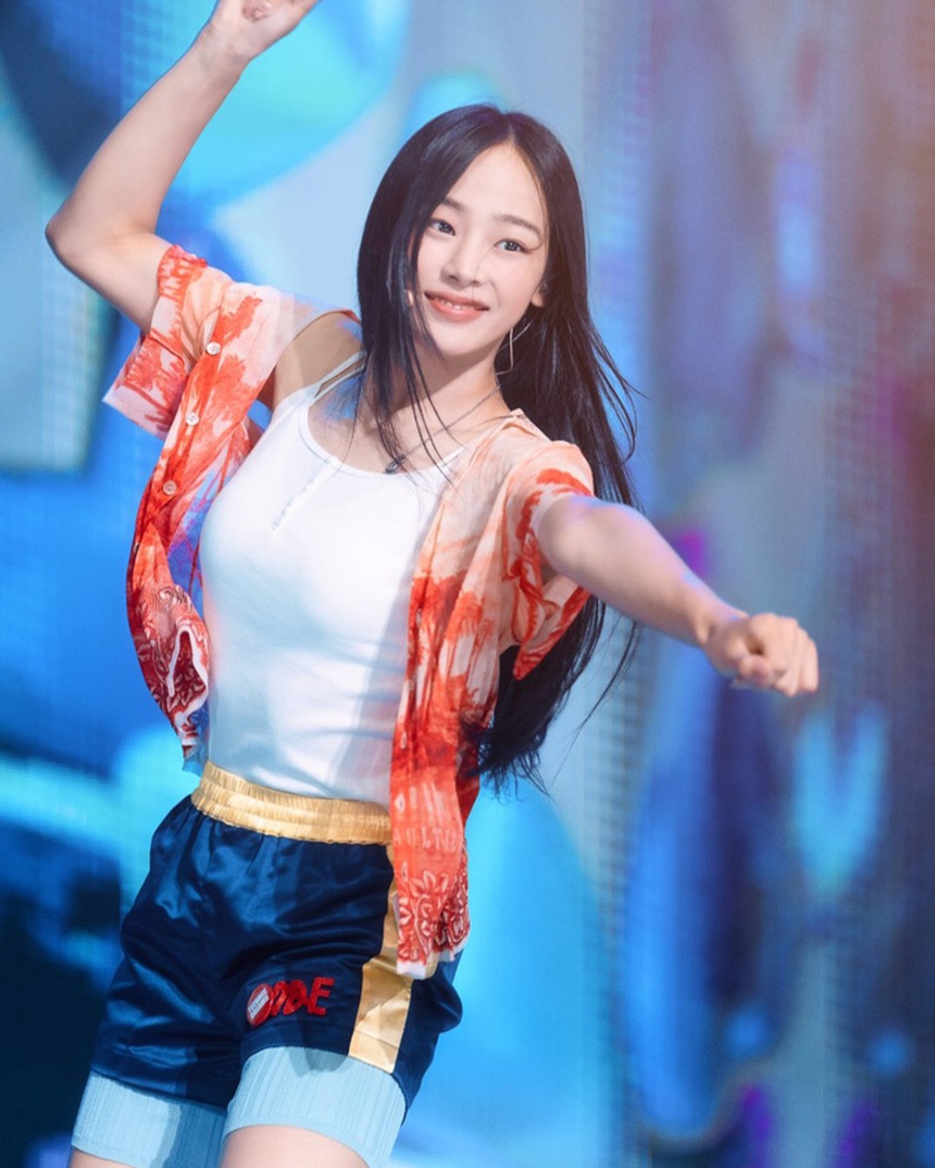 (Bài đăng Tết) Thế giới làm đẹp K-pop đang thay đổi - bắt đầu với NewJeans - Ảnh 7.