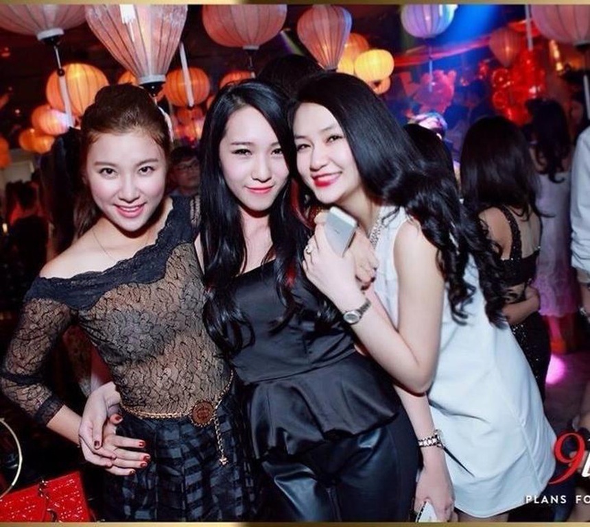 Vợ CEO kém 12 tuổi của Tuấn Hưng: Hot girl đình đám đời đầu, sở hữu khối tài sản khủng và 8 năm hậu thuẫn cho chồng - Ảnh 2.