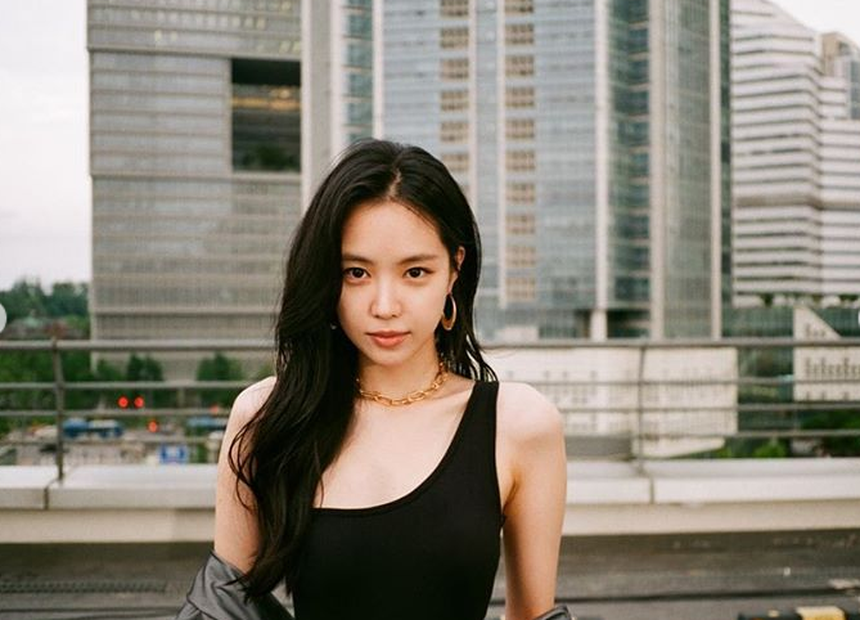 Thêm một idol khiến khán giả mệt mỏi khi lấn sân diễn xuất: Từ tạo hình đến diễn đều quá nhạt nhòa trước một chị đại (Son Na Eun trong phim của lee bo young) - Ảnh 7. Thêm một idol khiến khán giả mệt mỏi khi lấn sân diễn xuất: Từ tạo hình đến diễn đều quá nhạt nhòa trước một chị đại (Son Na Eun trong phim của lee bo young) - Ảnh 7.