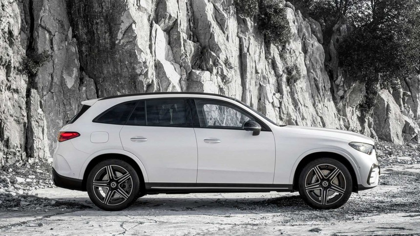 Mercedes-Benz GLC 2023 về Việt Nam sau Tết: Nhập khẩu giới hạn, thay đổi lớn đáp trả BMW X3 mới lắp ráp - Ảnh 3. Mercedes-Benz GLC 2023 về Việt Nam sau Tết: Nhập khẩu giới hạn, thay đổi lớn đáp trả BMW X3 mới lắp ráp - Ảnh 3.