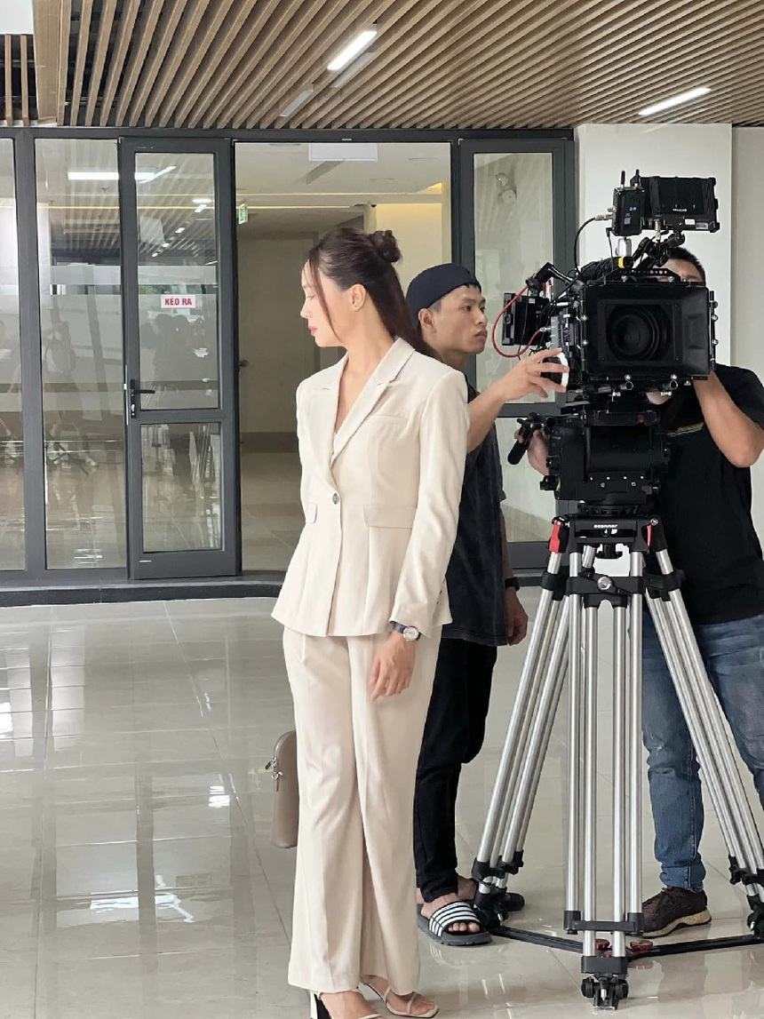 Lộ loạt ảnh chưa từng công bố của 'Hành trình công lý', Hồng Diễm đẹp hơn phim - Ảnh 5.