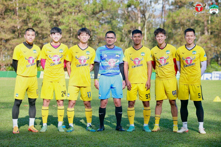 HAGL, bầu Đức, Kiatisuk, VPF, Sâm Ngọc Linh, Carabao, nước tăng lực, V League