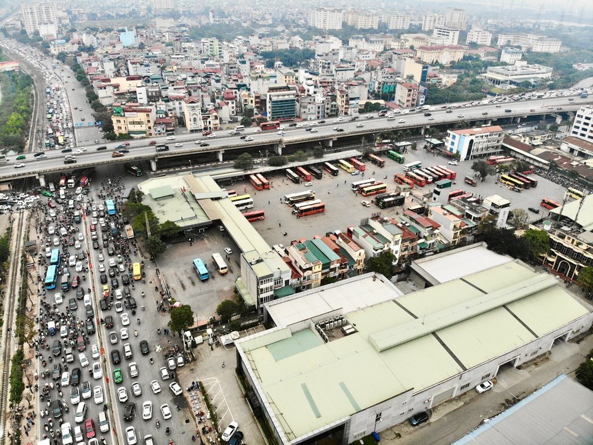 Người dân ùn ùn rời Hà Nội về các tỉnh nghỉ Tết - Ảnh 8.