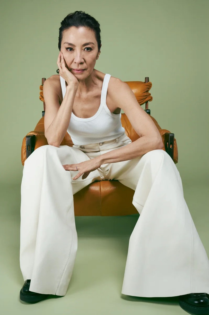 (Bài đăng Tết) Sau Quả cầu Vàng, Dương Tử Quỳnh tiếp tục 'rinh' giải Oscar Nữ diễn viên chính xuất sắc nhất 2023? - Ảnh 6. (Bài đăng Tết) Sau Quả cầu Vàng, Dương Tử Quỳnh tiếp tục 'rinh' giải Oscar Nữ diễn viên chính xuất sắc nhất 2023? - Ảnh 6.