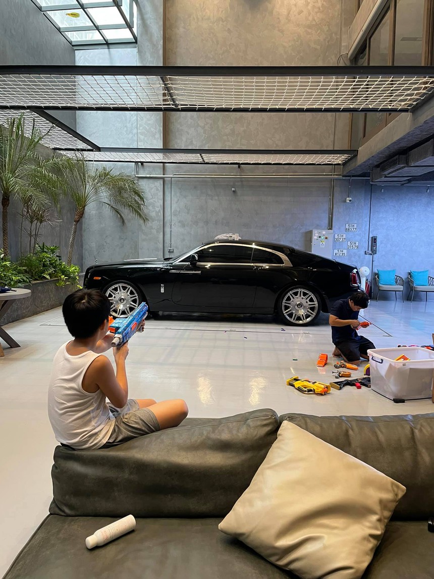 Biệt thự của đại gia Cường Đô La hoành tráng cỡ nào mà riêng phòng chơi cho ái nữ đã gây choáng? - Ảnh 6. Biệt thự của đại gia Cường Đô La hoành tráng cỡ nào mà riêng phòng chơi cho ái nữ đã gây choáng? - Ảnh 6.