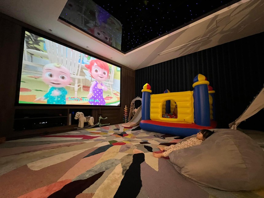 Biệt thự của đại gia Cường Đô La hoành tráng cỡ nào mà riêng phòng chơi cho ái nữ đã gây choáng? - Ảnh 11. Biệt thự của đại gia Cường Đô La hoành tráng cỡ nào mà riêng phòng chơi cho ái nữ đã gây choáng? - Ảnh 11.