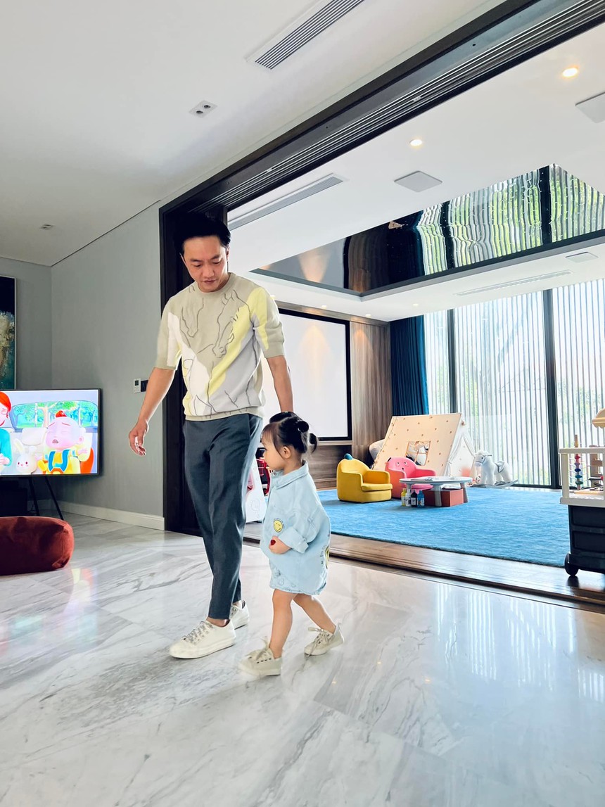 Biệt thự của đại gia Cường Đô La hoành tráng cỡ nào mà riêng phòng chơi cho ái nữ đã gây choáng? - Ảnh 14. Biệt thự của đại gia Cường Đô La hoành tráng cỡ nào mà riêng phòng chơi cho ái nữ đã gây choáng? - Ảnh 14.