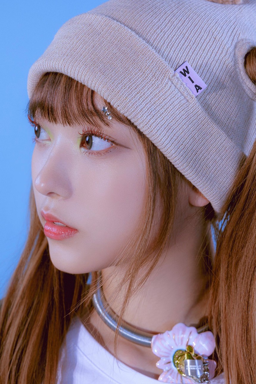 NewJeans ra MV chủ đề: Nhạc siêu bắt tai nhưng ẩn ý thông điệp sức khoẻ tâm lý, một thành viên “hoá mèo” cực xinh!  - Ảnh 9.