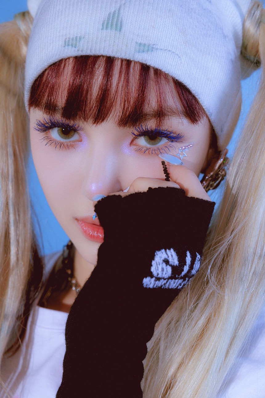 NewJeans ra MV chủ đề: Nhạc siêu bắt tai nhưng ẩn ý thông điệp sức khoẻ tâm lý, một thành viên “hoá mèo” cực xinh!  - Ảnh 11.